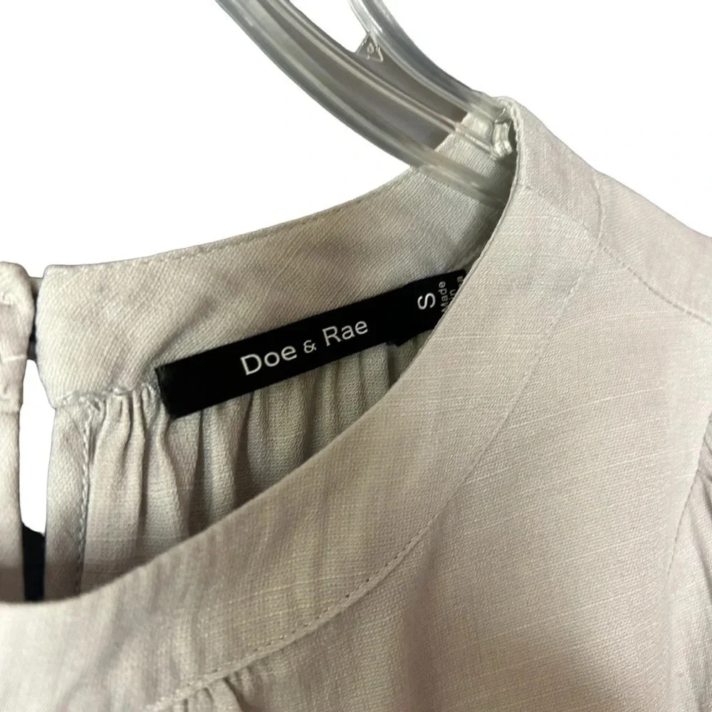 Doe & Rae shirt blouse short sleeves gray polyester embroidered small